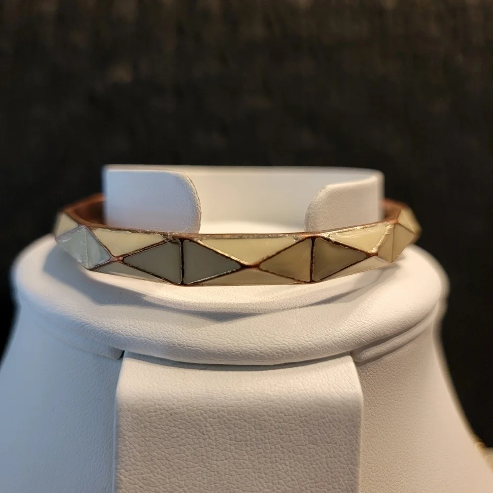 Set of 2 Vintage Enamel Painted Bracelets - Picture 3 of 15